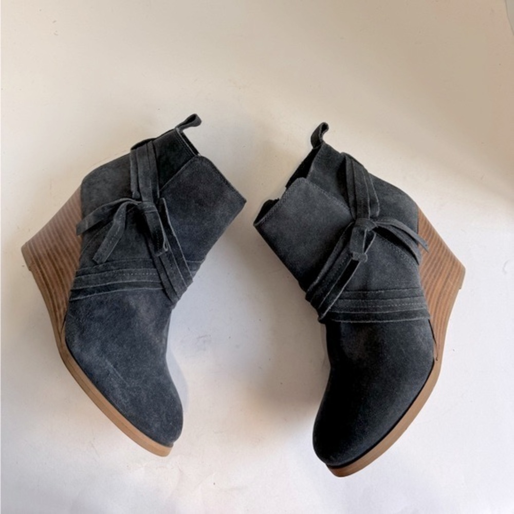 Diba Wrap Around Distressed Suede Leather Wedge Booties Size 8.5